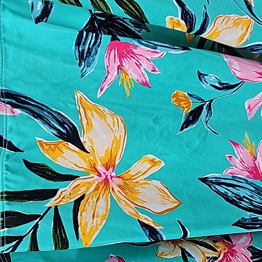 Avenue Bright Floral Tiered bathing suit top size 28W - Picture 9 of 11